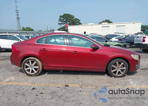 2016 Volvo S60 T5 Drive-E Premier z USA, uszkodzony, nr VIN YV126MFK4G1396231